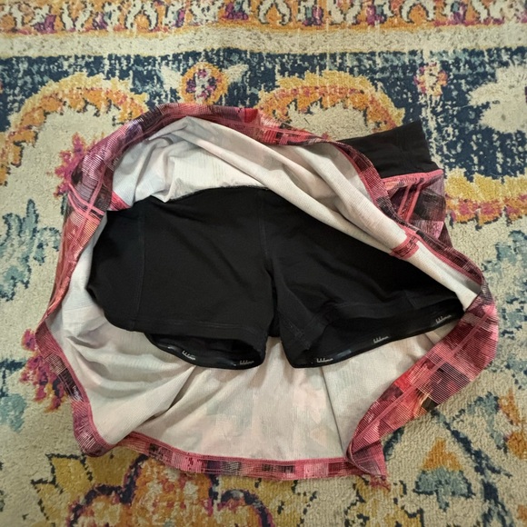 Lululemon Skirt! Size 6 Tall! Like new! - Picture 5 of 5